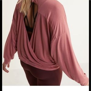 NWT/Old Navy Ultra light long sleeves Cutout rap back